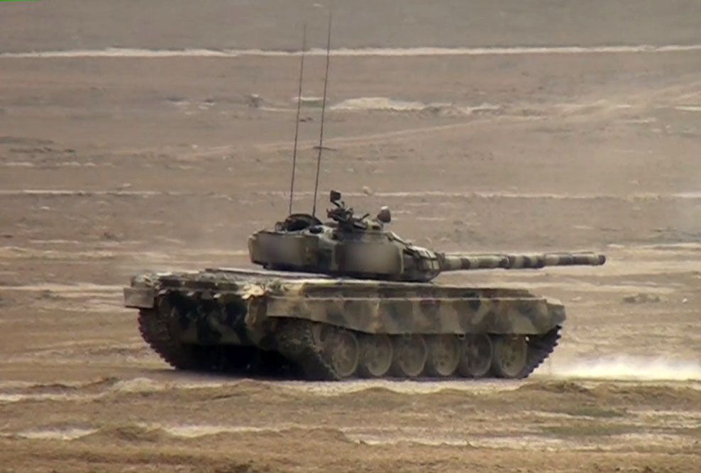 Azerbaijani army’s tank crews hold drills [VIDEO]