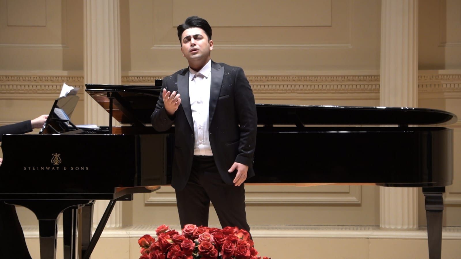 Azerbaijani vocalist shines at world's best concert halls [EXCLUSIVE]
