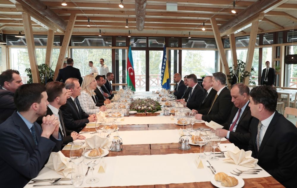 Official dinner hosted in honor of Azerbaijani President in Sarajevo [PHOTOS/VIDEO]