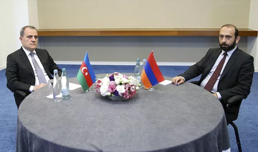 Mirzoyan cənab Bayramovla görüşmək üçün yola çıxıb