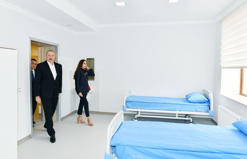 Azerbaijani President viewed conditions created at Maternity Home and Children’s Polyclinic of Central Hospital in Salyan district [PHOTOS/VIDEO]