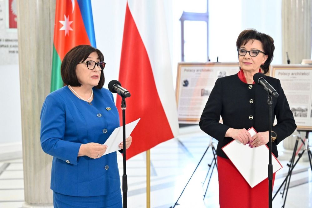 Azerbaijani Parliament Speaker visits exhibition in Poland [PHOTOS]