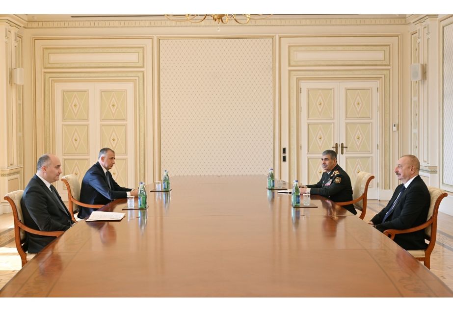 President Ilham Aliyev receives Georgia's Defense Minister [VIDEO]