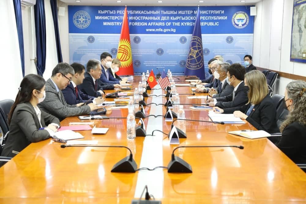 Kyrgyzstan, US discuss prospects for dev’t of bilateral relations