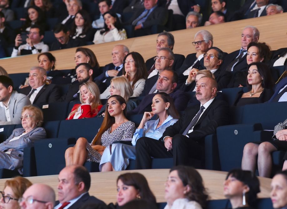 Azerbaijani President and First Lady attend concert dedicated to 100th anniversary of Academician Zarifa Aliyeva [PHOTOS/VIDEO] - Gallery Image