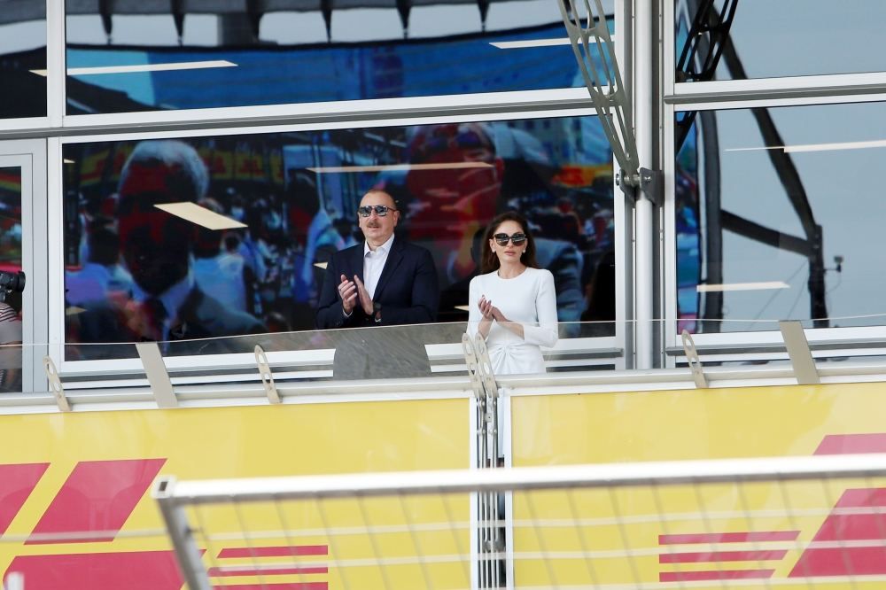 Azerbaijani President and First Lady watch main race of Formula 1 Azerbaijan Grand Prix [PHOTOS]