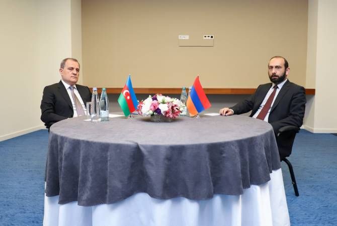 Azerbaijani FM meets his Armenian counterpart in Washington