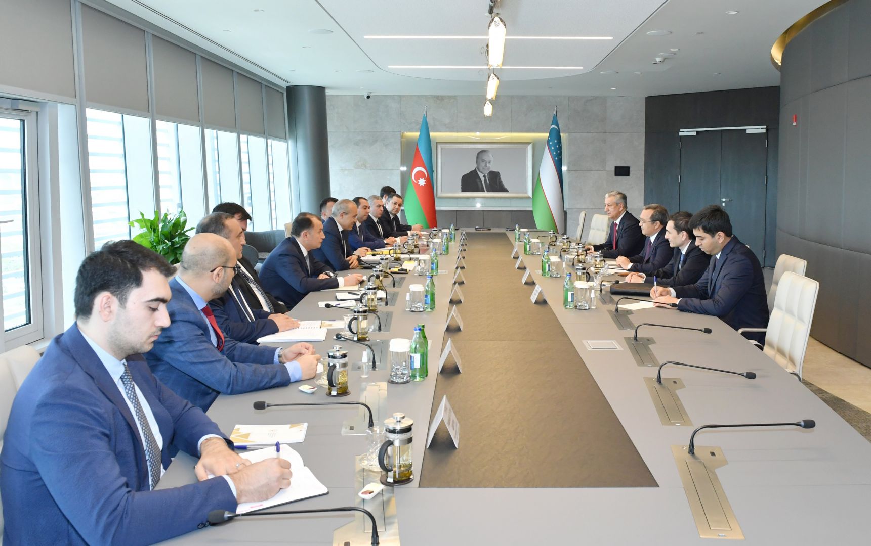 Azerbaijan & Uzbekistan discuss coop in economic development