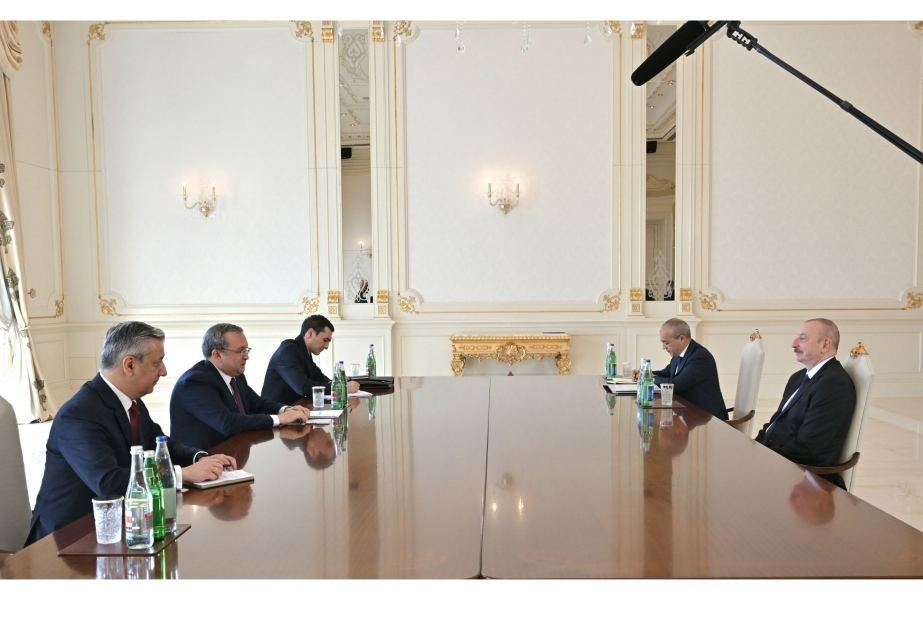 Azerbaijani President receives Uzavtosanoat JSC Board Chairman [UPDATE]