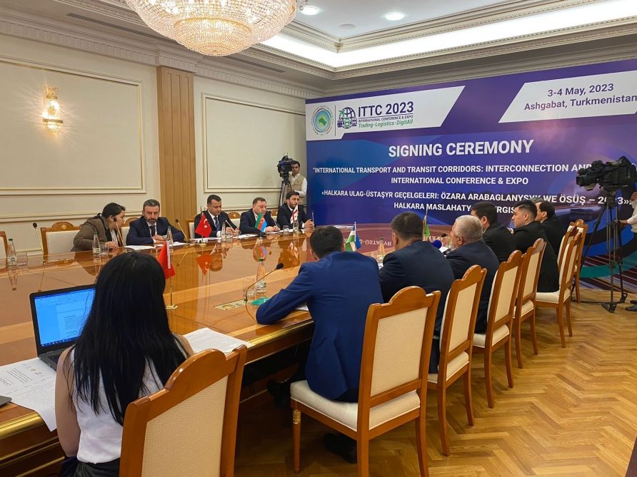 Azerbaijan, Turkmenistan ink MoU on international container transportation