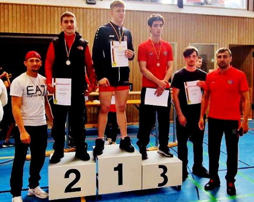 Young Azerbaijani wrestlers claim two medals in Germany - Gallery Image