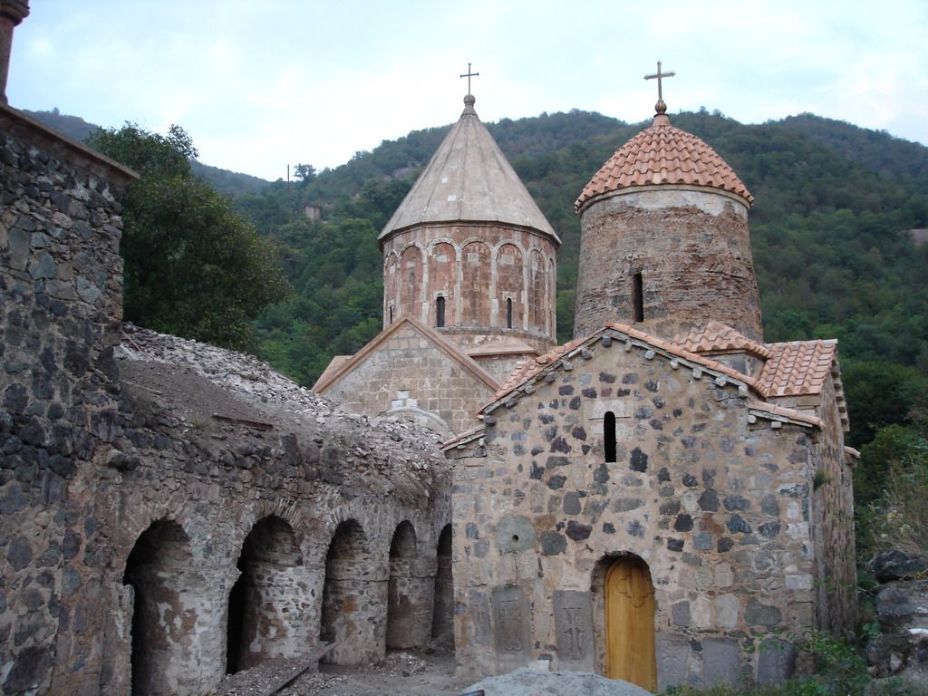 Pundit comments on Babayans' false claims about Armenized Albanian churches