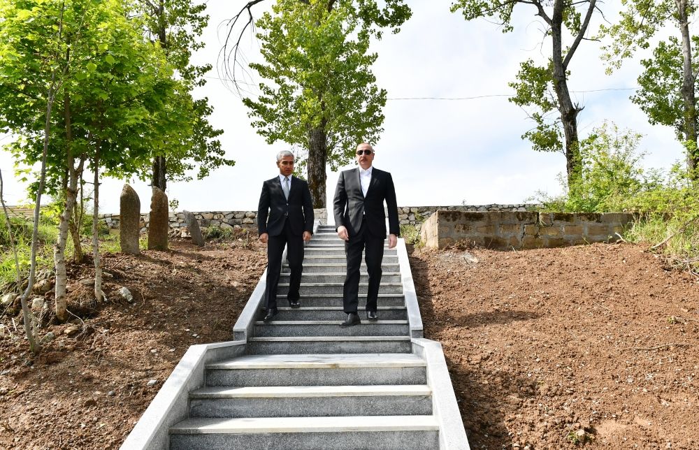 Azerbaijani President visits Mir Mohsun Navvab Garabaghi`s tomb on Jidir Duzu plain [PHOTOS/VIDEO] - Gallery Image