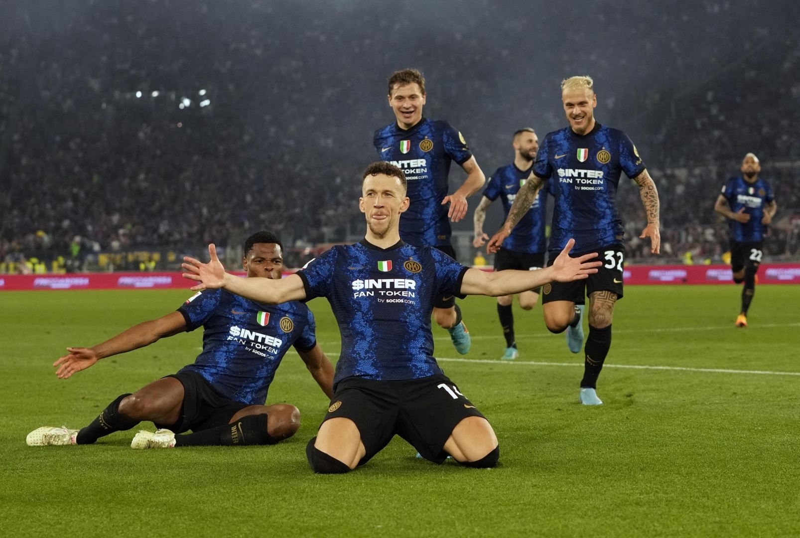 Inter eye Champions League final after seeing off Milan