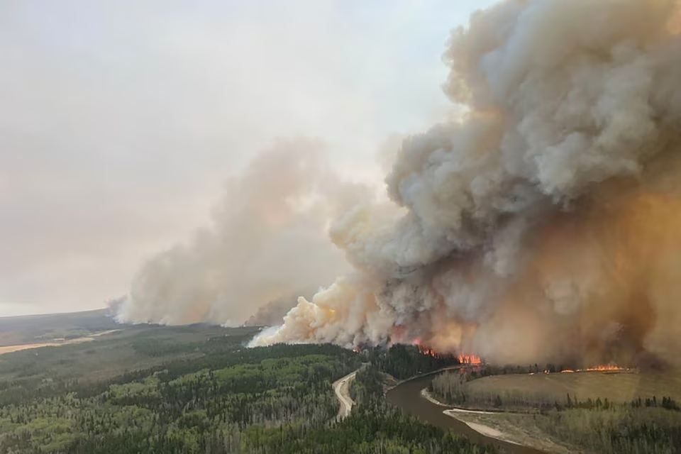 Canadian military deployed to help fight Alberta wildfires