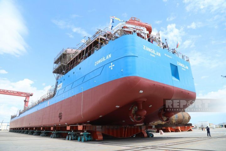 Another oil tanker was launched to continue construction