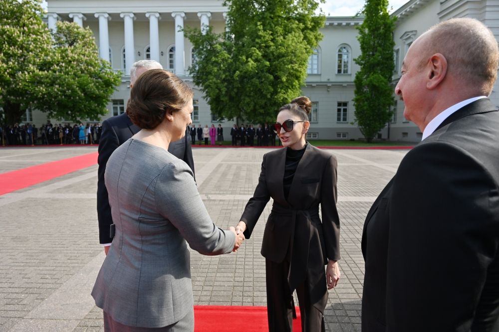 Official welcome ceremony held for Azerbaijani President in Vilnius [PHOTOS/VIDEO] - Gallery Image