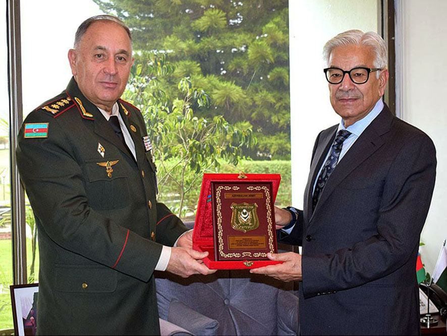 Azerbaijan Army's Chief of General Staff meets Pakistani Federal Minister for Defence