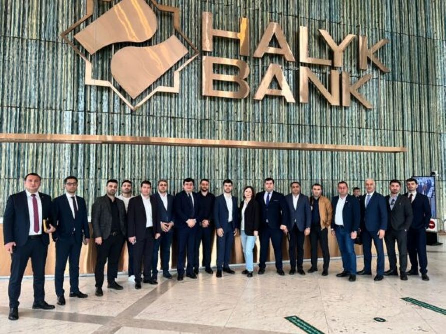Azerbaijani banks exchange experience with Kazakhstan's banking sector [PHOTOS] - Gallery Image