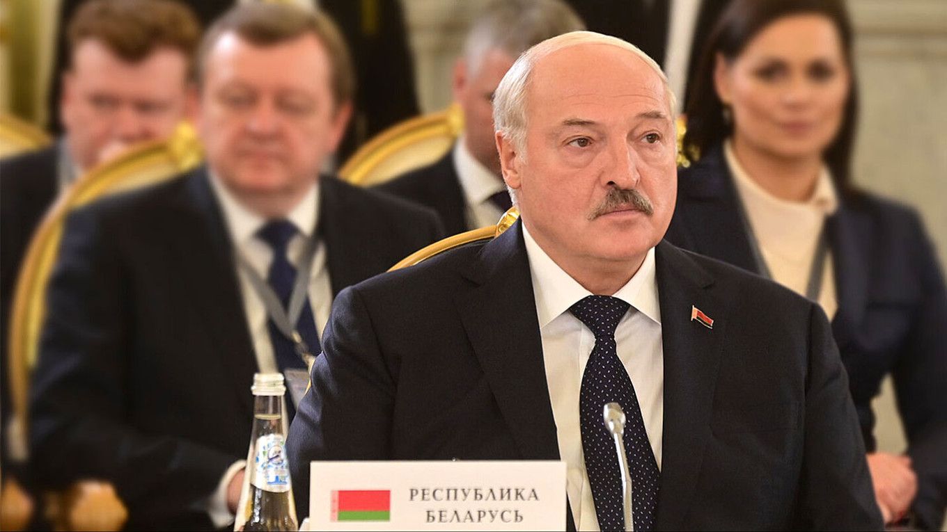 Lukashenko says Russia has begun moving nuclear weapons to Belarus