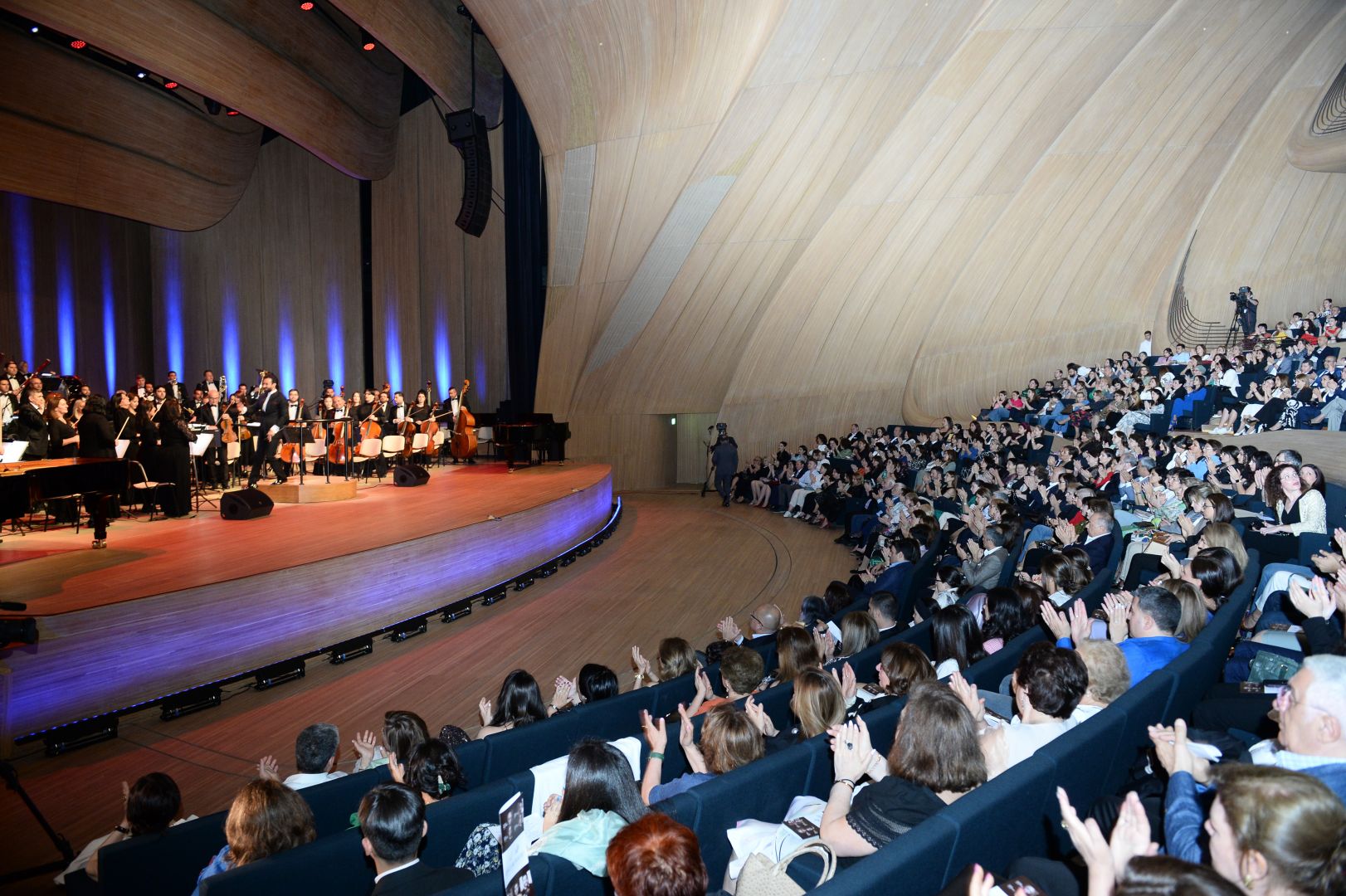 Music is as important to soul as light is to painting! - Classical music festival held at Heydar Aliyev Center [PHOTOS/VIDEO] - Gallery Image