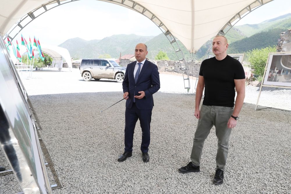 Azerbaijani President lays foundation stone for school in city of Kalbajar [PHOTOS/VIDEO] - Gallery Image