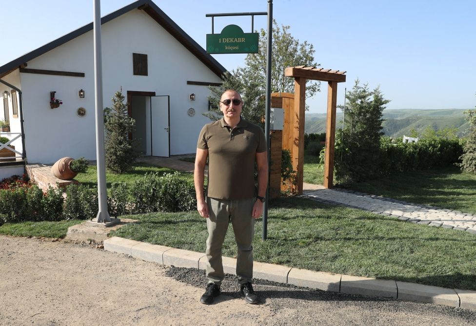 Azerbaijani President unveils 1 December Street sign and viewed renovated house