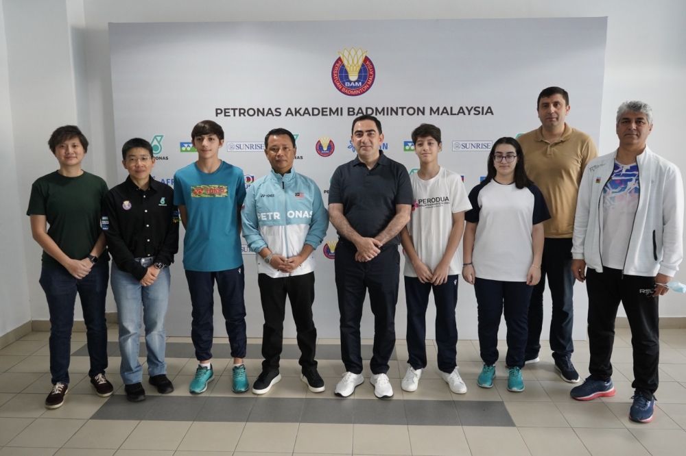 President of Azerbaijan Badminton Federation meets with badminton players studying in Malaysia [PHOTOS]