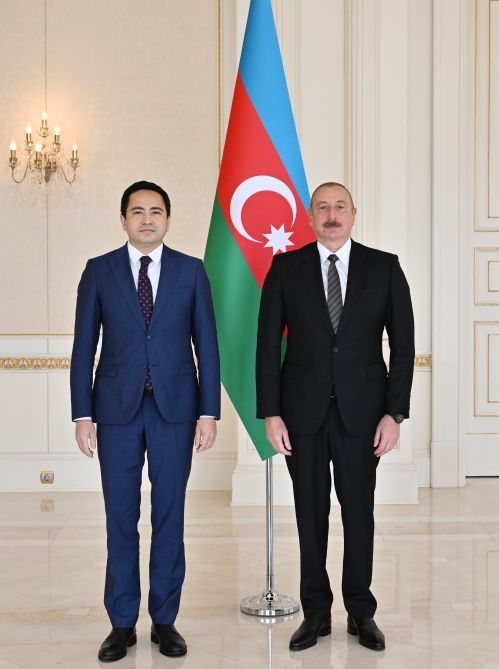 Azerbaijani President accepts credentials of incoming ambassador of Kazakhstan [PHOTOS/VIDEO] - Gallery Image