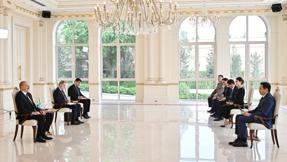 Azerbaijani President accepts credentials of incoming ambassador of Kazakhstan [PHOTOS/VIDEO] - Gallery Image