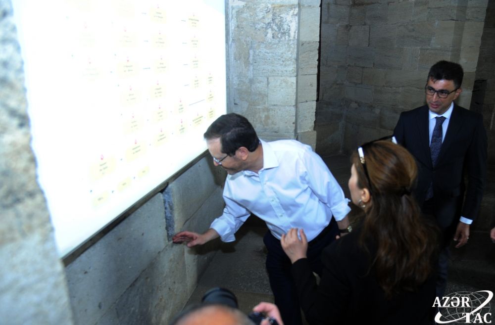 Israeli President and First Lady visit Icherisheher [PHOTOS] - Gallery Image