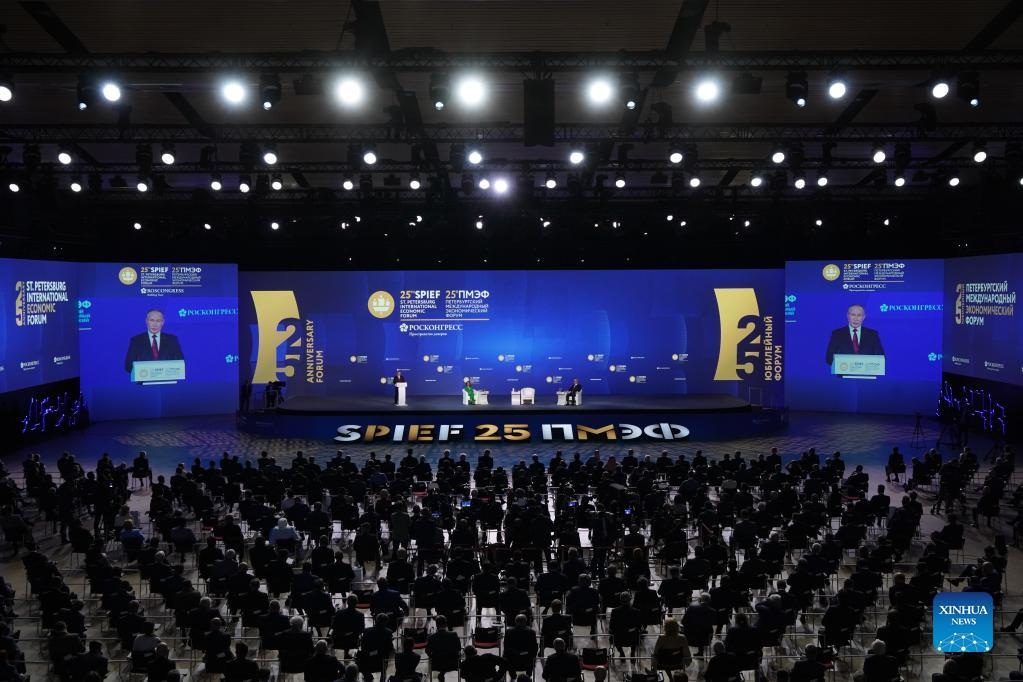 Kremlin bans Western journalists from Russia's 'Davos'