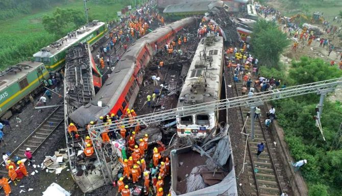 Death toll at 233 in massive Indian train crash