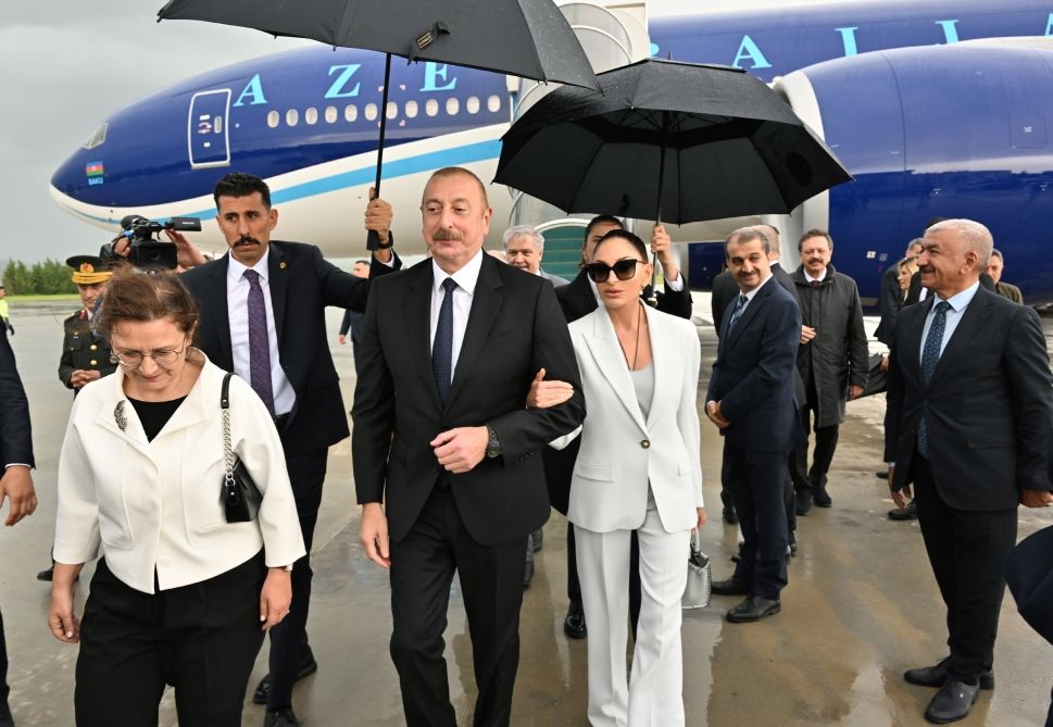 Azerbaijani President and First Lady arrive in Turkiye for working visit [PHOTOS/VIDEO]