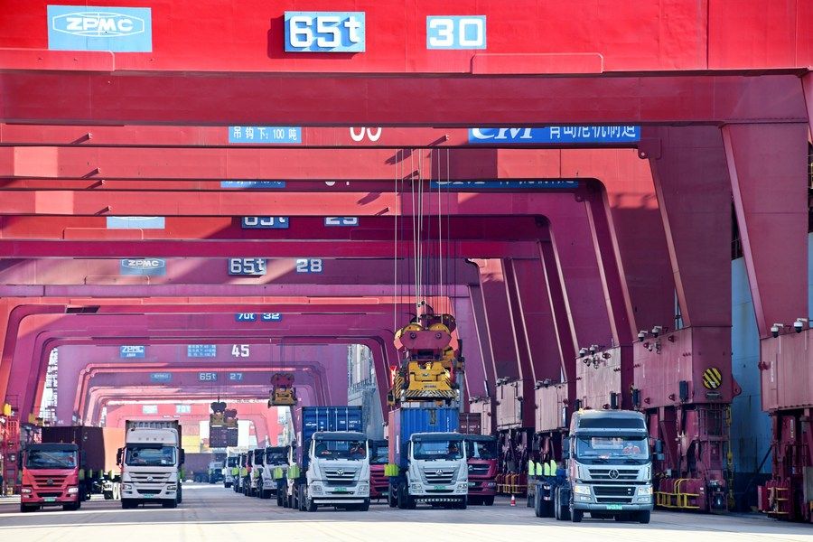 Chinese ports' container throughput up 4.8 pct in first four months