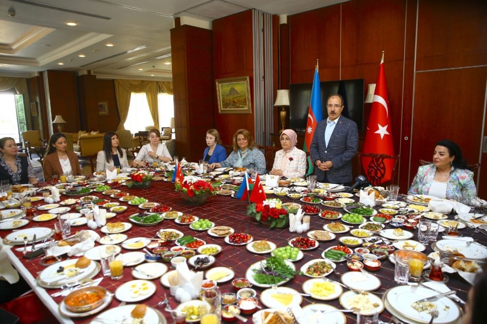 Meeting held in framework of "World Breakfast Day" at Turkish Embassy in Azerbaijan [PHOTOS]