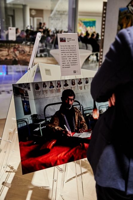 Renowned photographer spreads truth about Khojaly Massacre in Belgium [PHOTOS] - Gallery Image