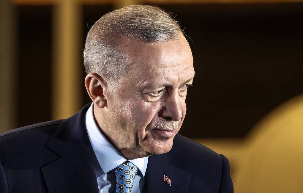 Erdogan suggests Zelensky to create international commission on Kakhovka HPP