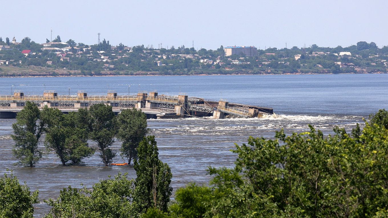 5 people drown after Ukraine dam breach, says local mayor