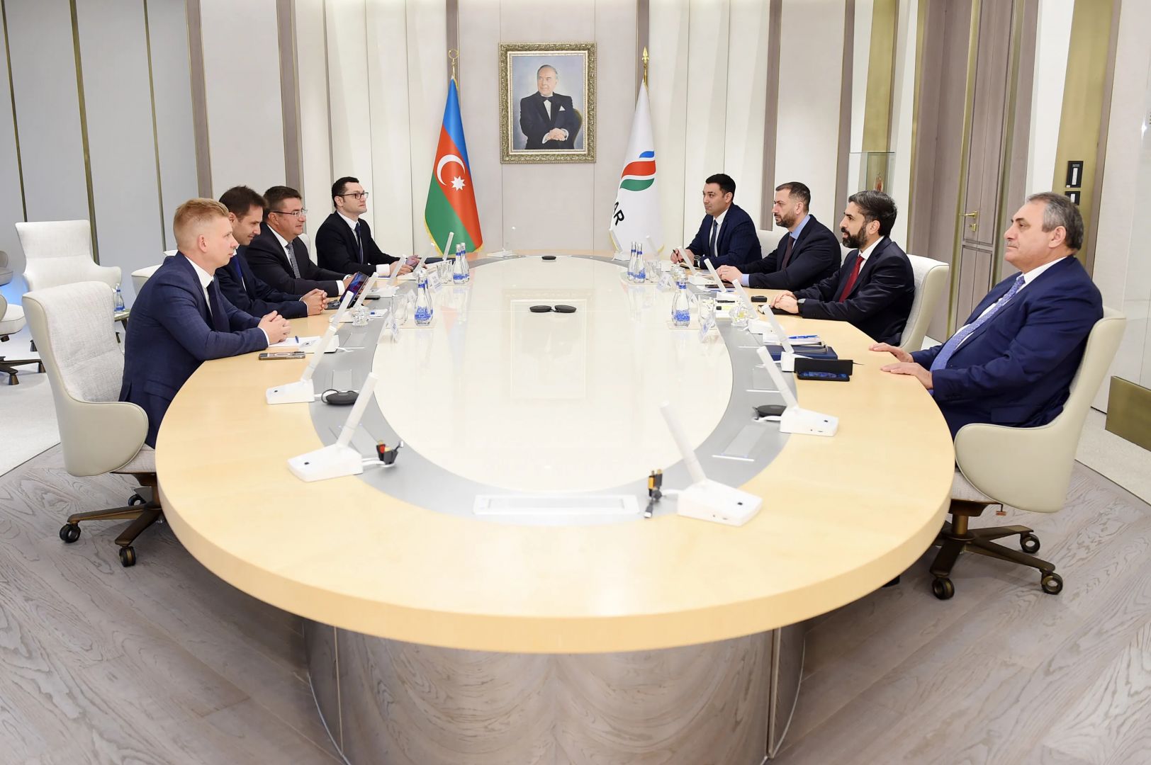 SOCAR President meets with Chief Operating Officer of SAP SE for Central and Eastern Europe [PHOTOS]