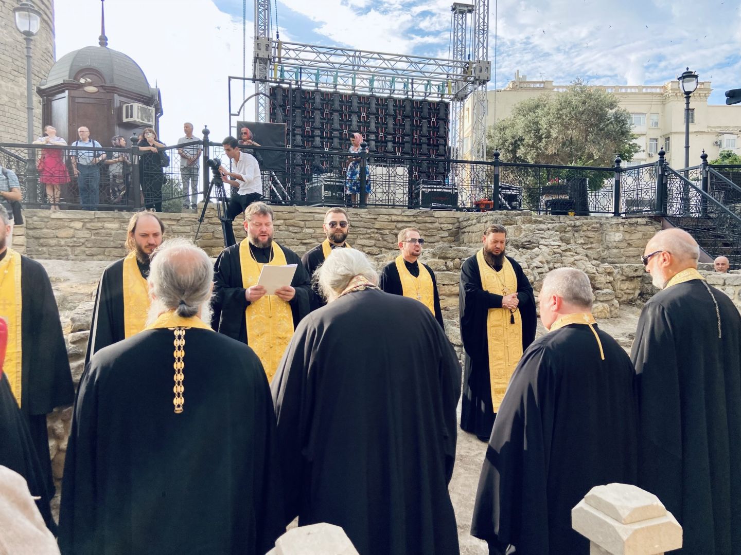 Tolerant and unique Baku: hundreds of worshippers commemorate the saint [PHOTOS]