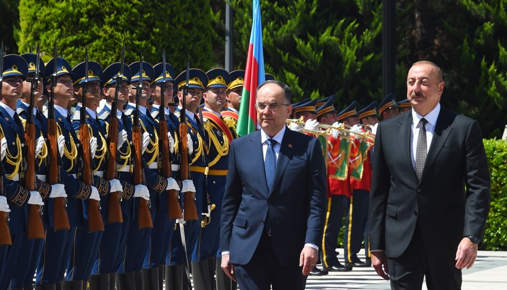 Official welcome ceremony held for Albanian President [PHOTOS/VIDEO]