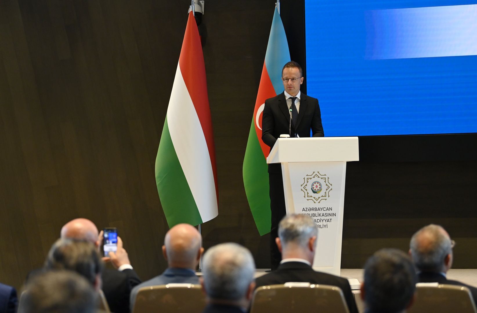 Azerbaijan offers favourable condition for Hungarian companies - Peter Szijarto