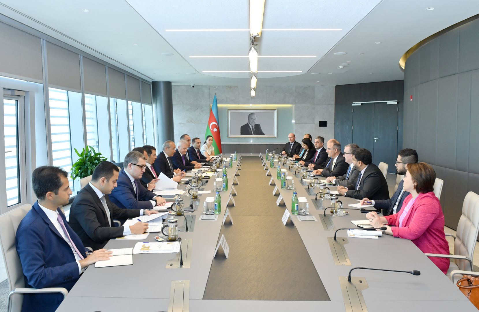 Azerbaijan's Economy Minister receives high representative from Islamic Development Bank Group [PHOTOS]