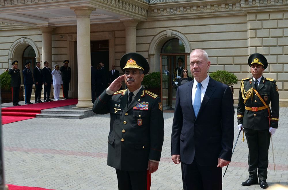 Azerbaijani Defense Minister meets Israeli counterpart [PHOTOS]