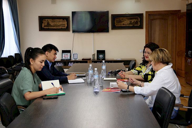 Dutch businessmen prepare book on investment opportunities of Silk Road countries
