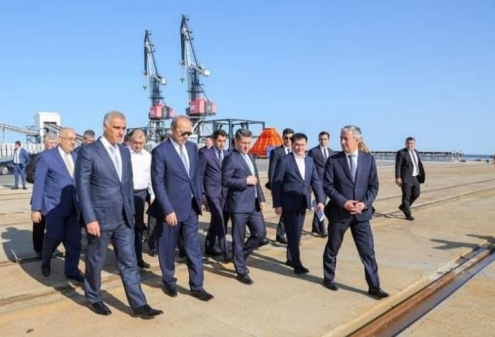 Uzbekistan’s Prime Minister visits Port of Baku