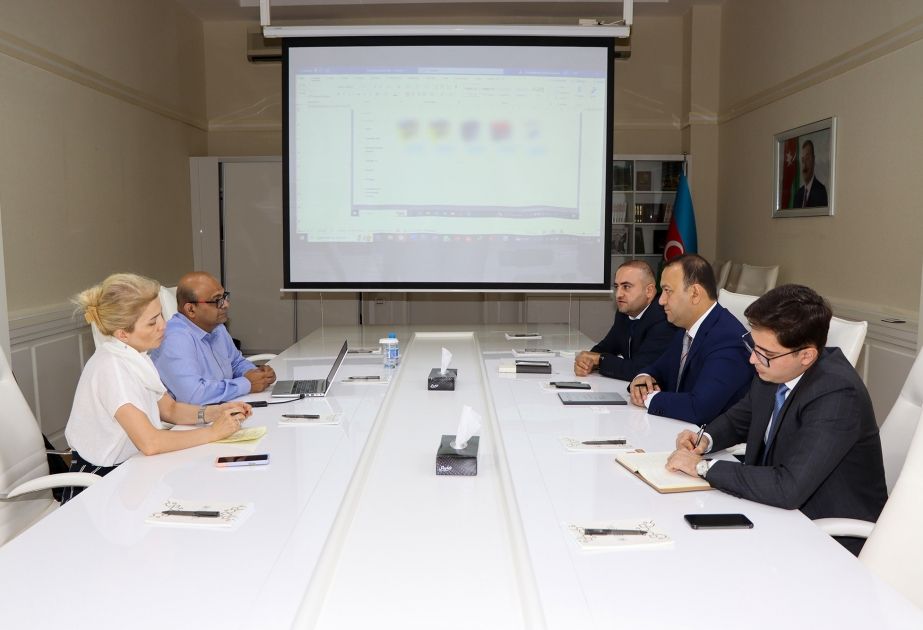 Azerbaijan's State Service agency hosts meeting with representatives of World Bank