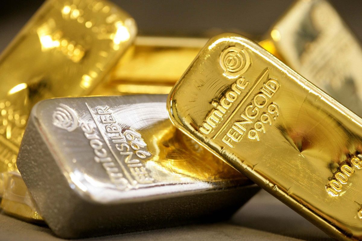Gold and silver prices fall in world market