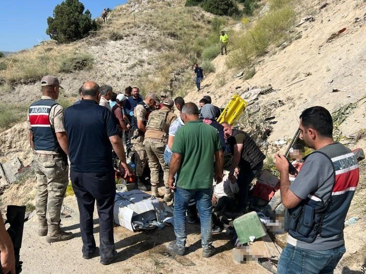 Bus falls off viaduct in Türkiye's Kars: 5 dead, 23 injuries
